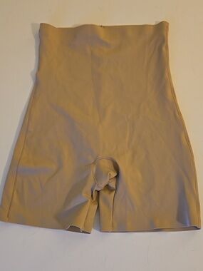 Strm Line Shapewear Shorts M